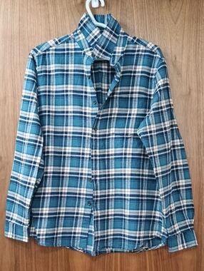 2/$20 Men's Teal Plaid Button-Up Shirt M